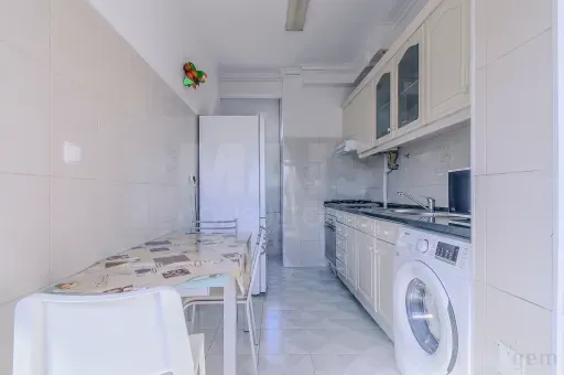 Köök - T2 Apartment with Varied Views in Odivelas