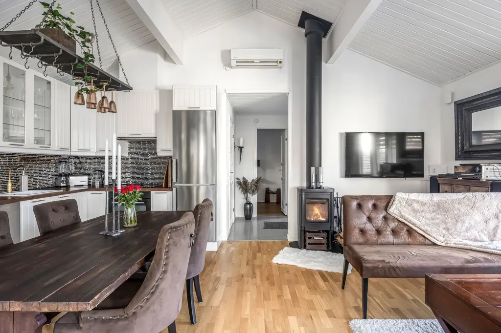 Séjour - Three-Unit Property with Garden in Stäket