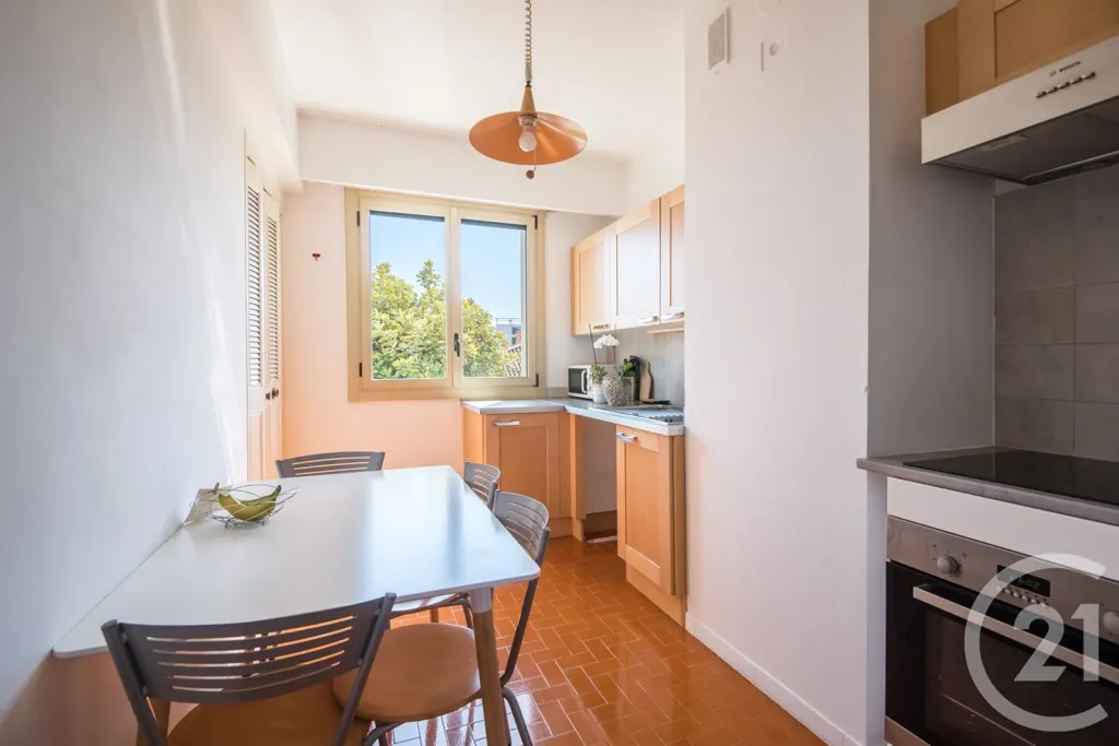 Cuisine - Appartement d'Angle avec Terrasse à Nice Cimiez
