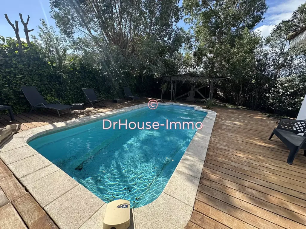 Piscine - Villa Lumineuse avec Piscine à Agde