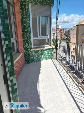 Balcon - Apartment with Balcony in City Centre