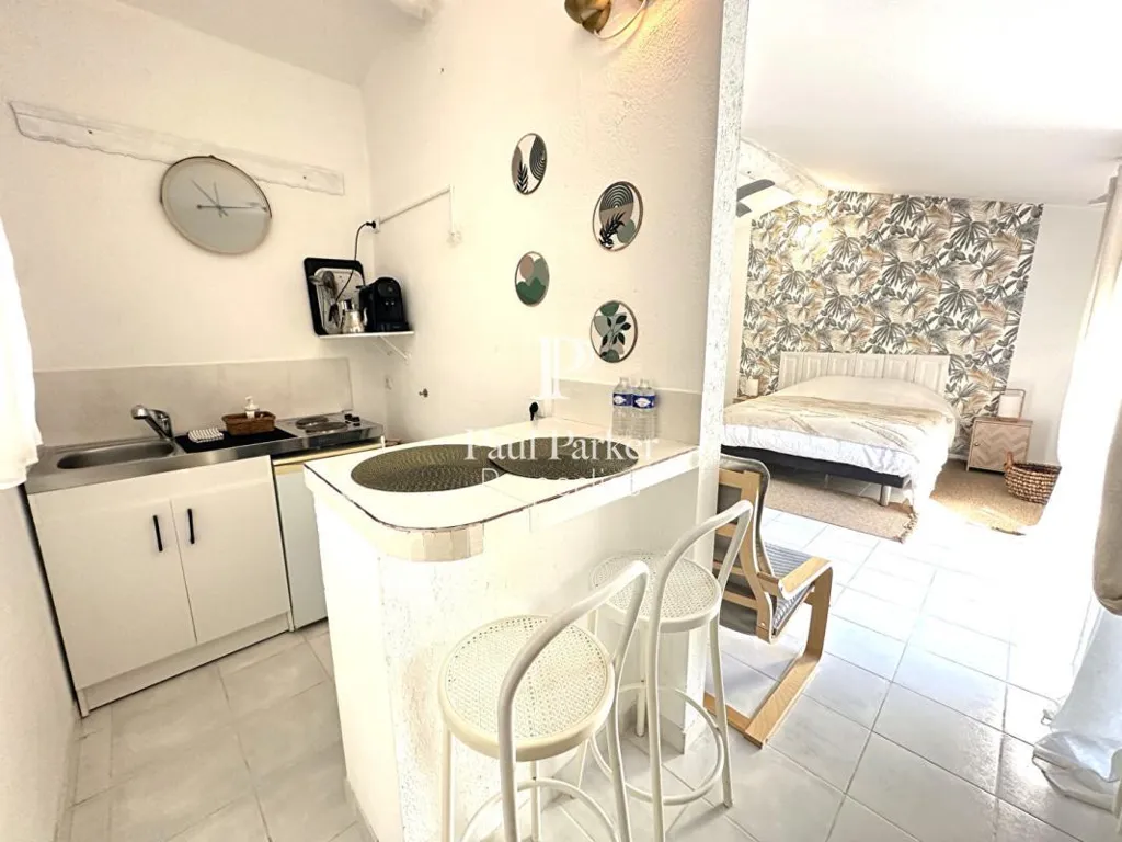 Cuisine - Villa Luxueuse avec Piscine à Grans