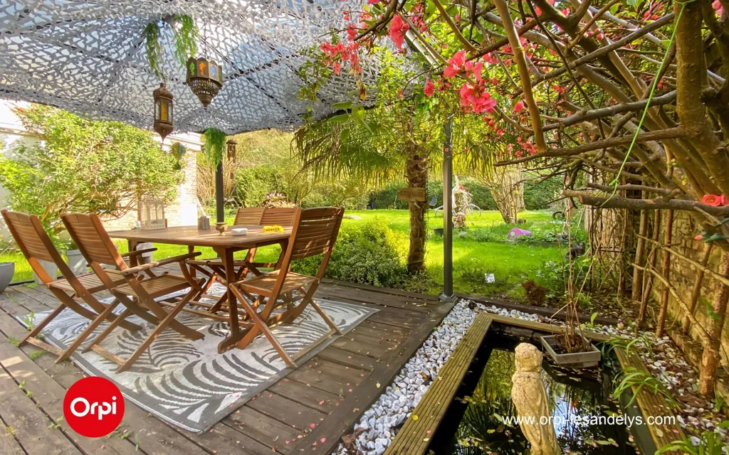 Terrasse - Maison Bourgeoise avec Jardin au Centre des Andelys
