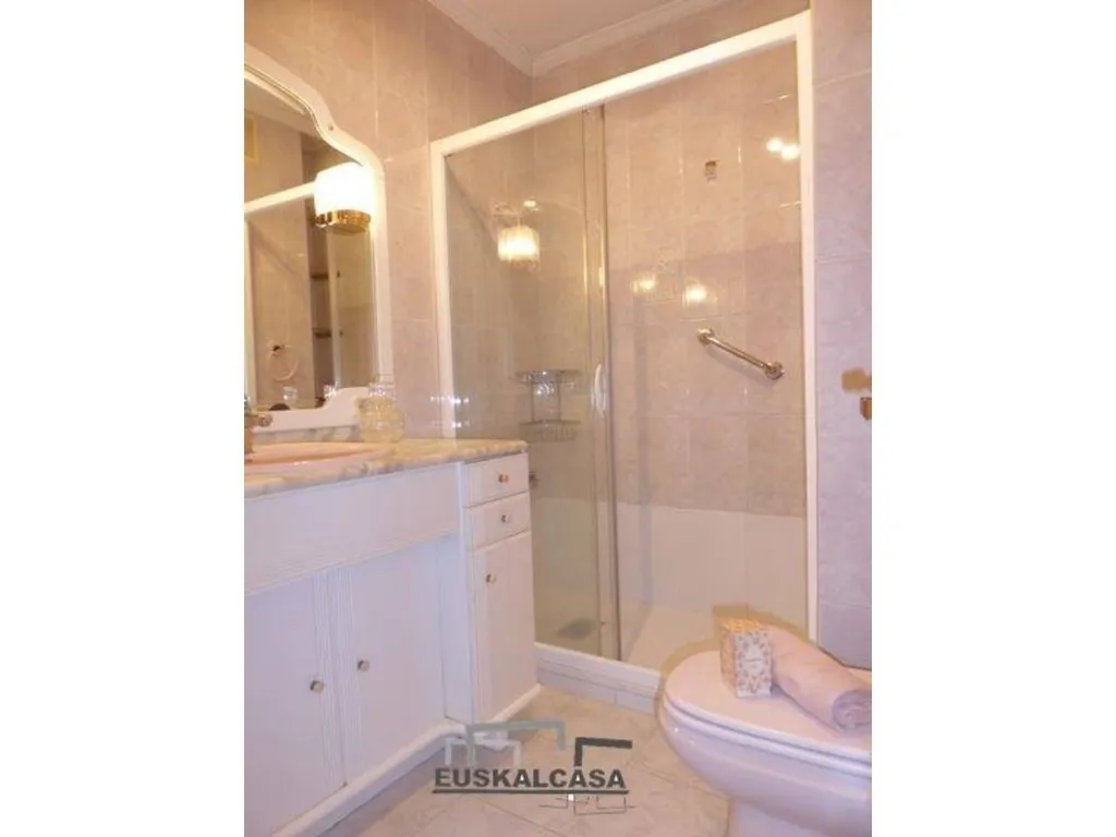 Salles de bain - Bright Apartment with Lift in Bilbao