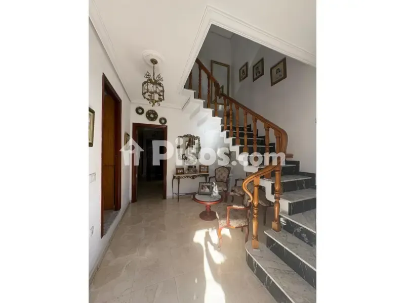 Pièces - Two-Storey House with Garden in Barroblanco