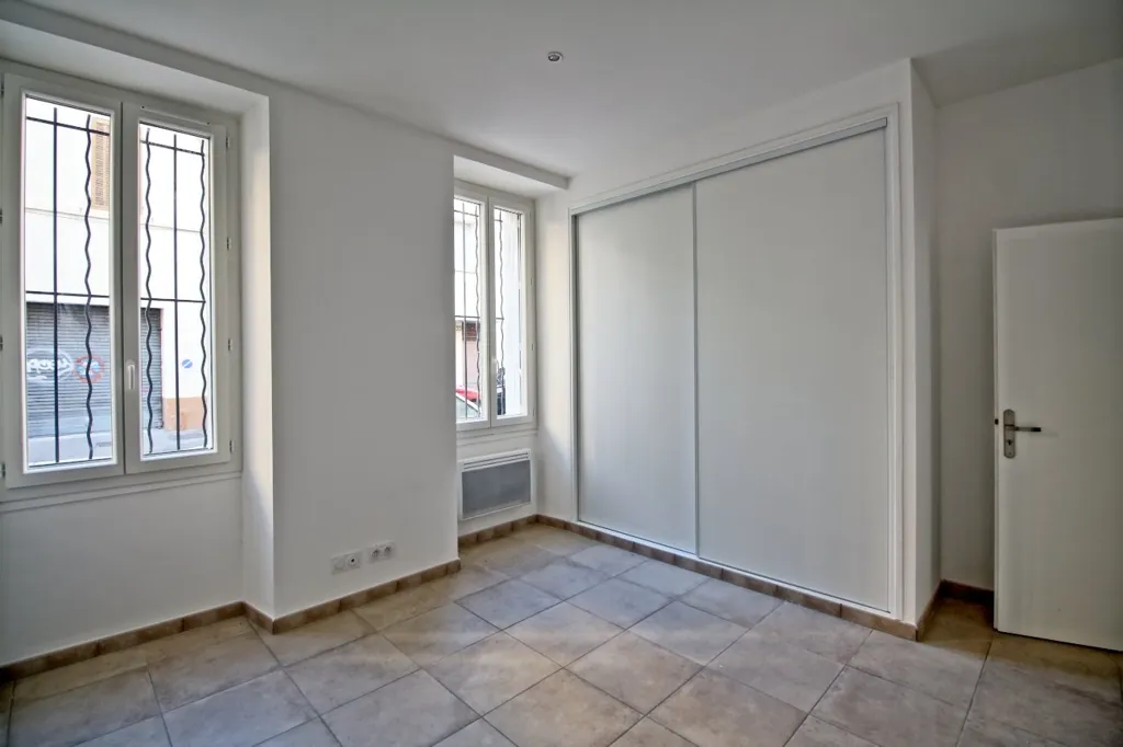 Toad - T2/3 Flat with Terrace in Marseille