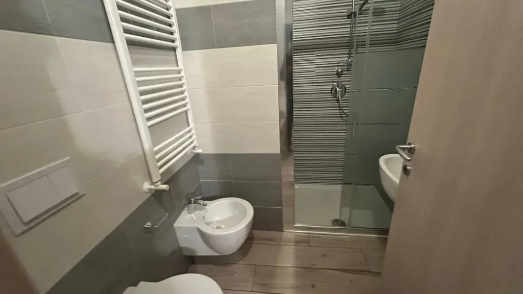 Vannitoad - Luxury Apartment with Private Bathroom in Pisa