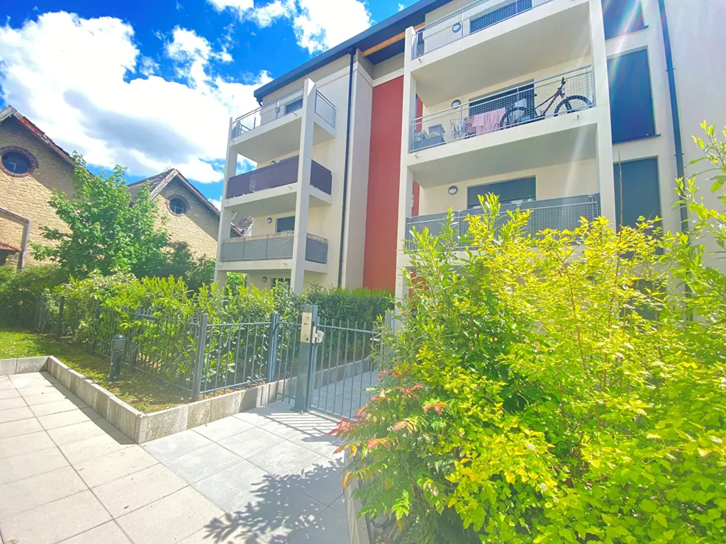 Välivaade - 3-Bed Flat with Parking in Troyes Centre