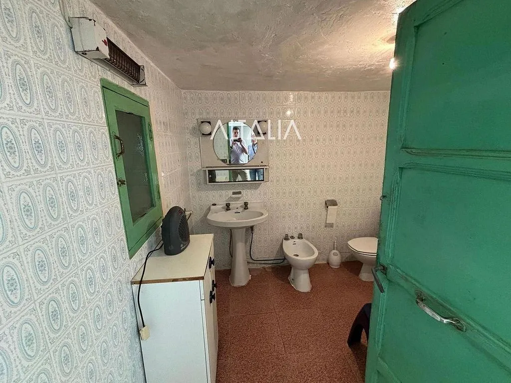 Vannitoad - House with Patio in Cardenete