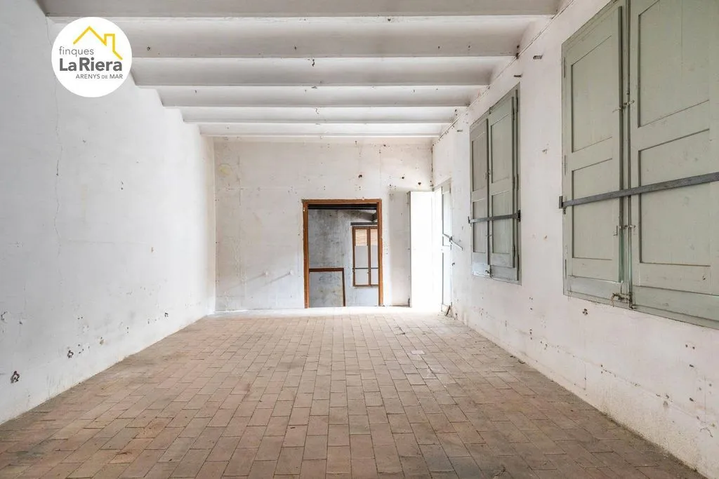 Pièces - Converted Factory House in Arenys de Mar