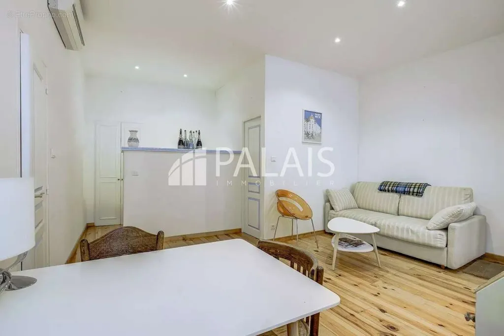 Séjour - Appartement d'Angle Lumineux près du Cours Saleya