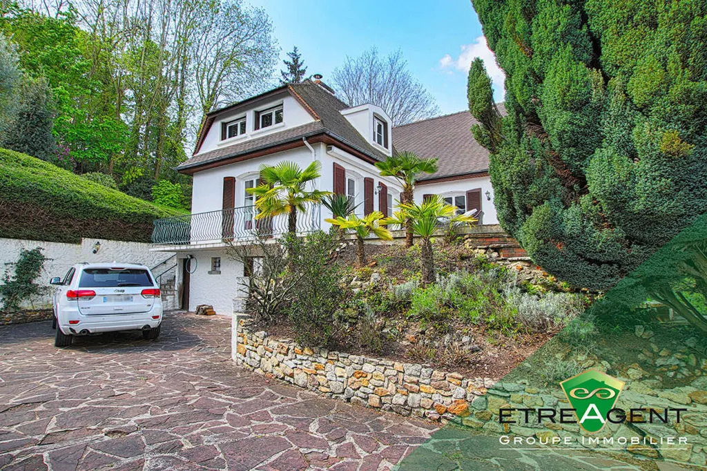 Extérieur - Maison avec Vue sur la Vallée et Piscine à Maule