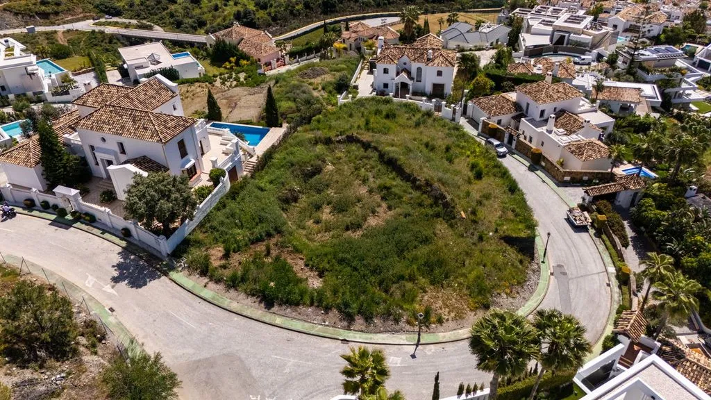 Vista aerea - Panoramic Sea View Plot in Benahavís