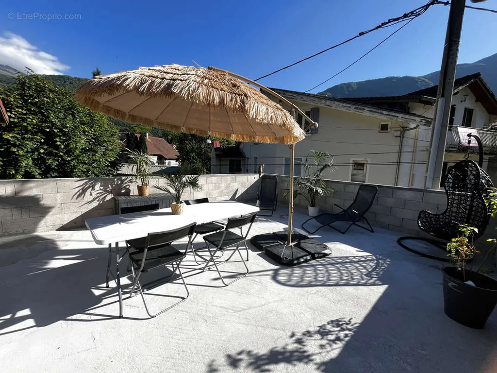 Terrazza - Two Apartments with Garden in Vizille