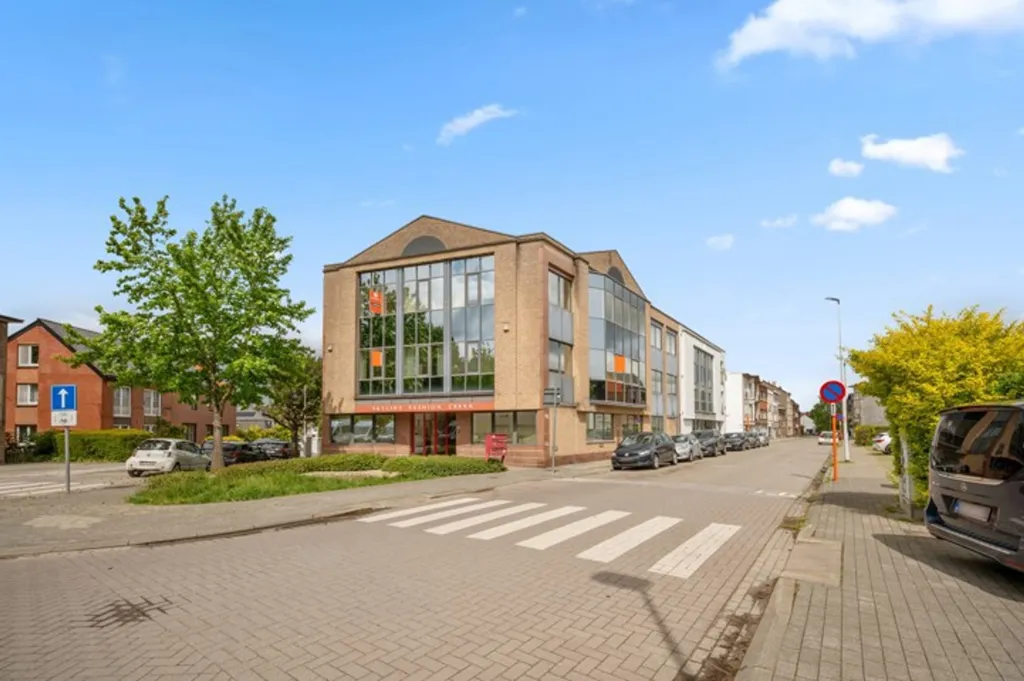 Välivaade - Office Space with Conversion Permit in Central Location