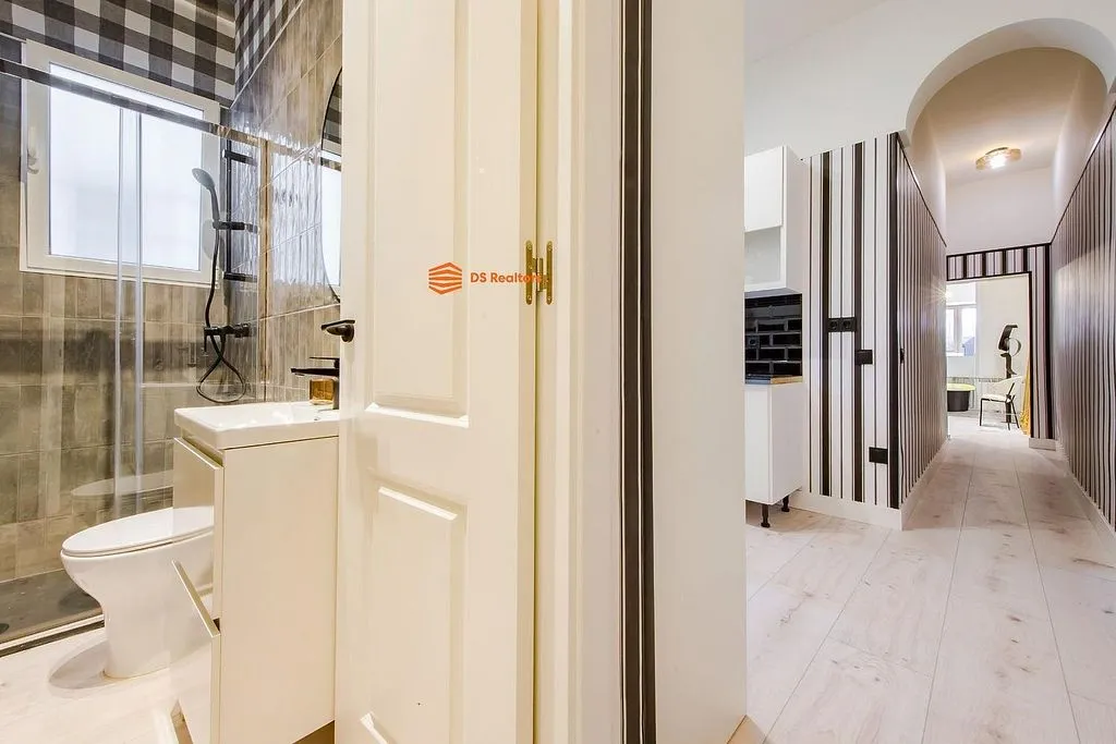 Salles de bain - Luxury Apartment with Rustic Elegance in Madrid