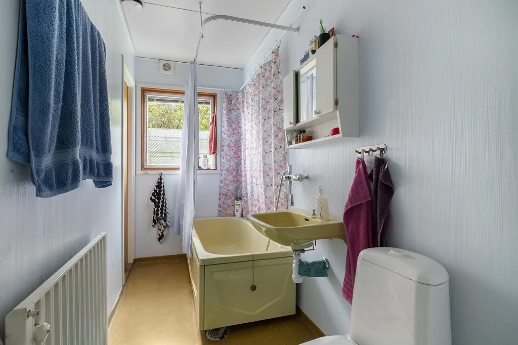 Salles de bain - One-Storey House with Garden in Ale, Luleå