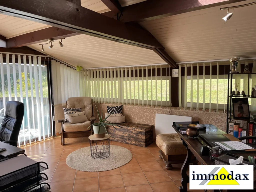 Séjour - Maison Traditionnelle avec Piscine à Mimbaste