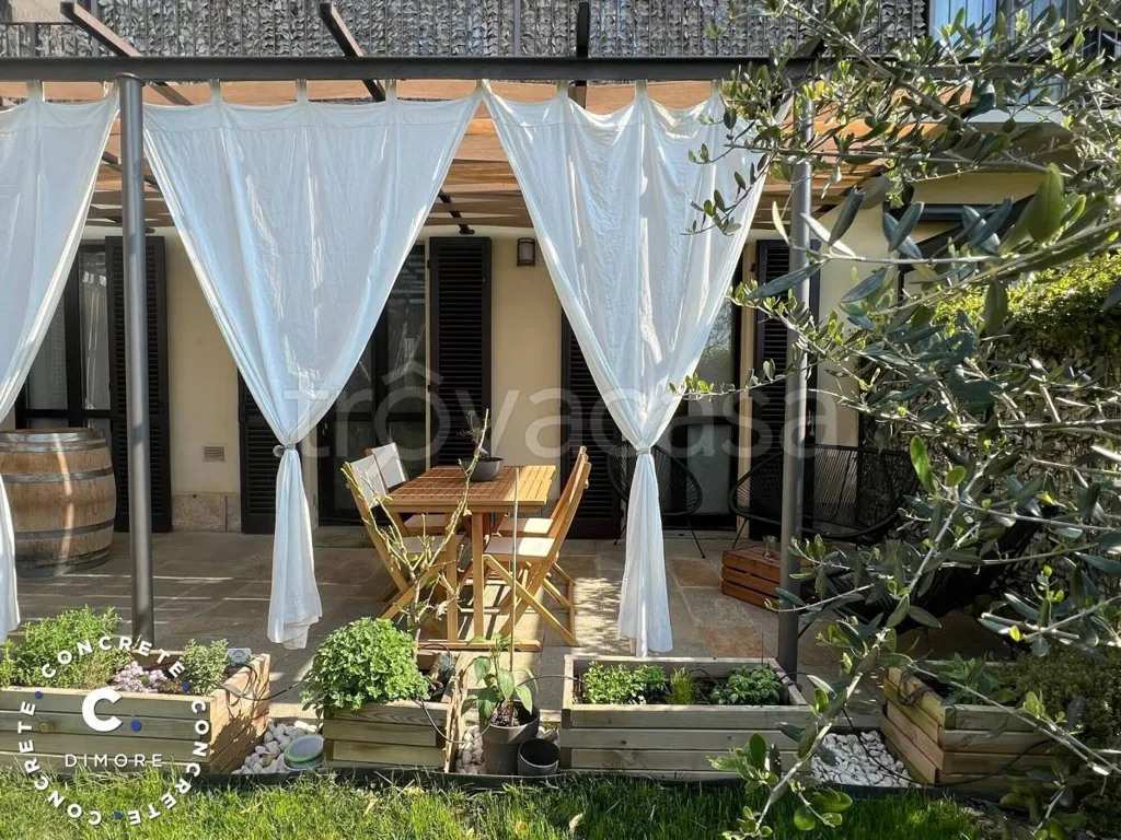 Terrass - Ground Floor Apartment with Private Garden in Chieri