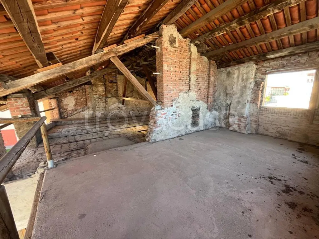 Toad - Rustic House with Balcony in Morozzo