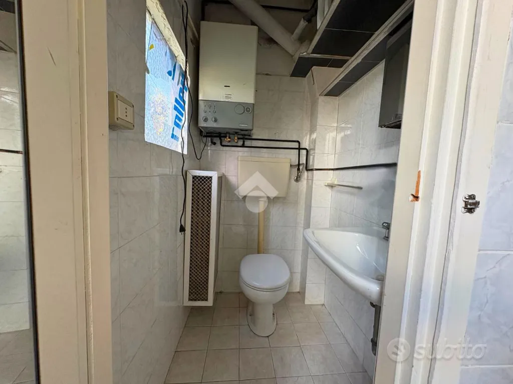 Salles de bain - Convertible Multilocale with Garden in Ancona