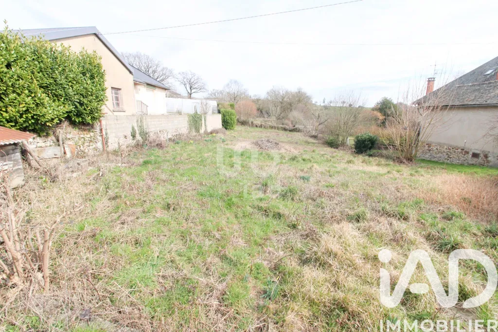 Aed - Buildable Land with Well and Poultry in Durenque