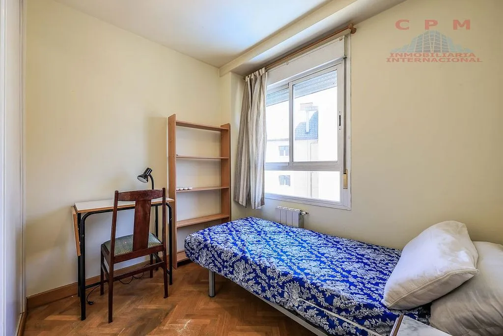 Magamistoad - Furnished Apartment with Pool in Adelfas