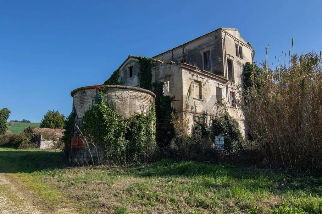 Välivaade - Rustico with Garden in La Chiusa, Jesi