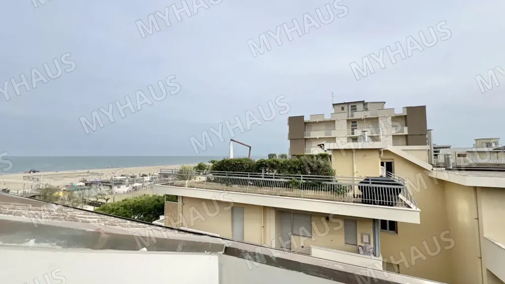 Balcon - Seafront Trilocale with Balcony in Cervia