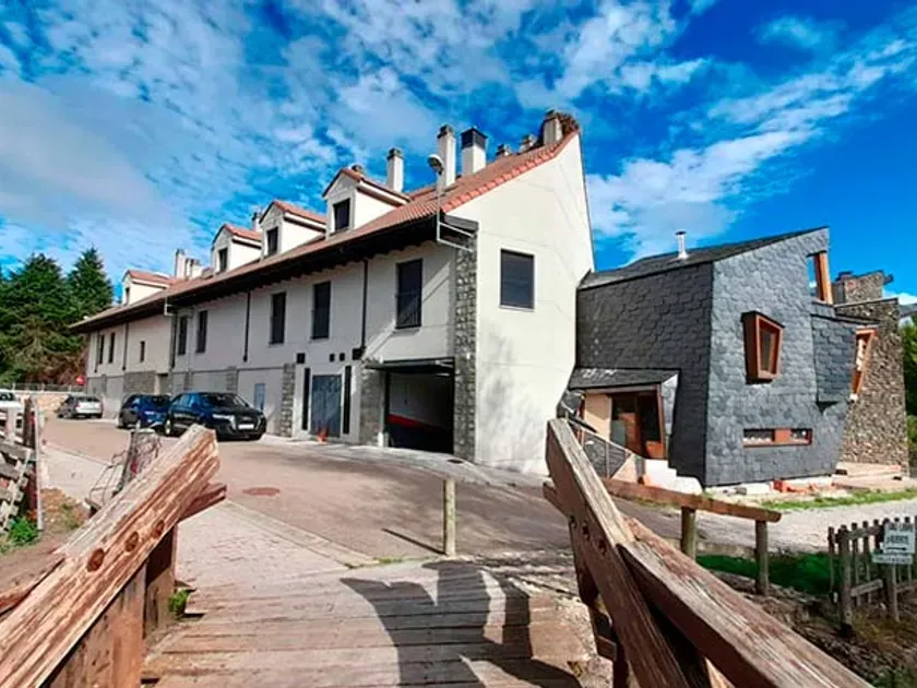 Välivaade - Duplex with Terrace in Puebla de Lillo, León