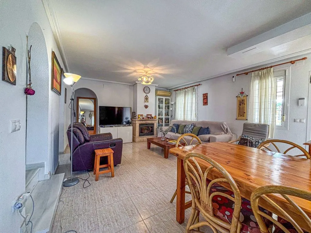 Söögituba - Luxury Semidetached House with Pool in Gran Alacant