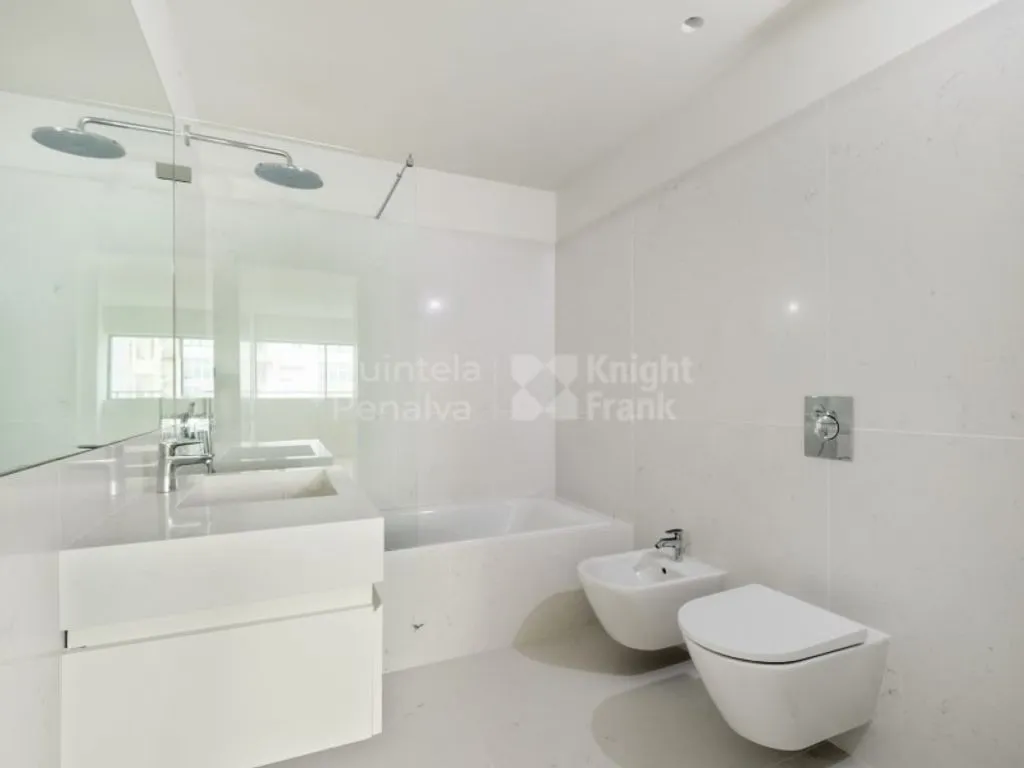 Salles de bain - Luxury Apartment with Golden Frames in Lisbon