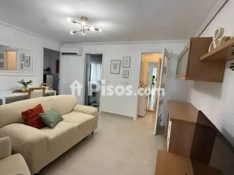 Soggiorno - Student Flat with Balcony in Trinitat, Valencia