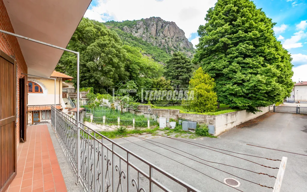 Rõdu - Bifamiliar Villa with Private Garden in Caprie