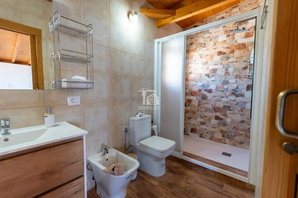 Bagni - 7-Bedroom Villa with Pool in Tijoco Bajo