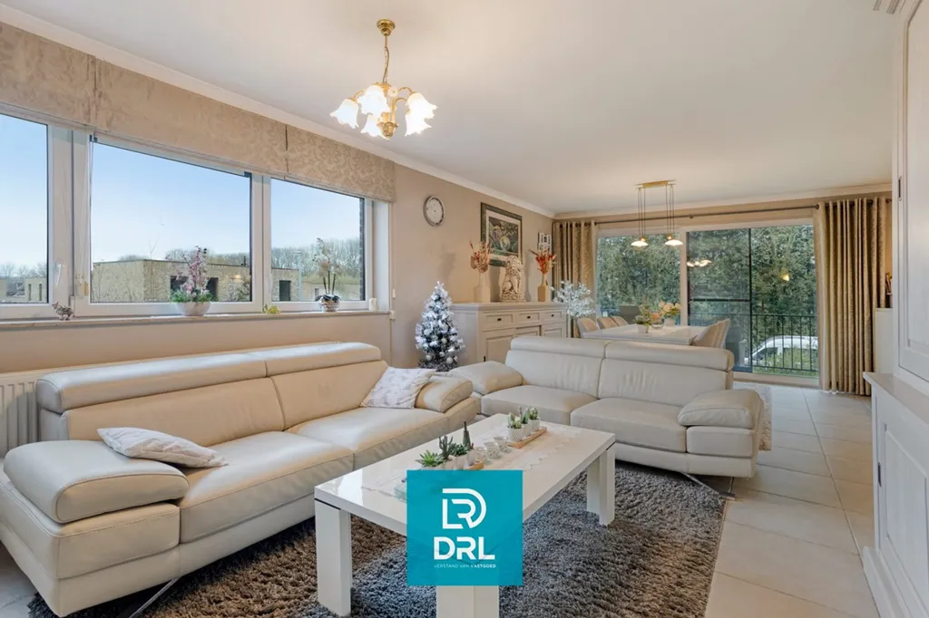 Séjour - Appartement Luminosité Naturelle près de Bruges
