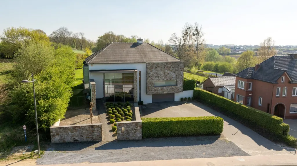 Vue aérienne - Villa Luxueuse avec Piscine à Bilzen
