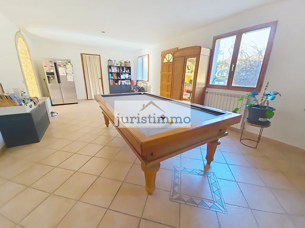 Toad - Villa with Pool in Uchaux