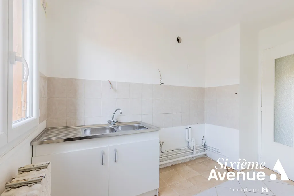 Köök - 3-Bed Flat with Balcony in Viry-Châtillon