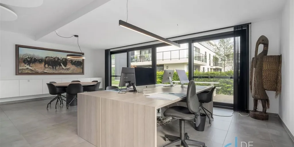 Bureau - Appartement avec jardin et entrée privée à Lochristi
