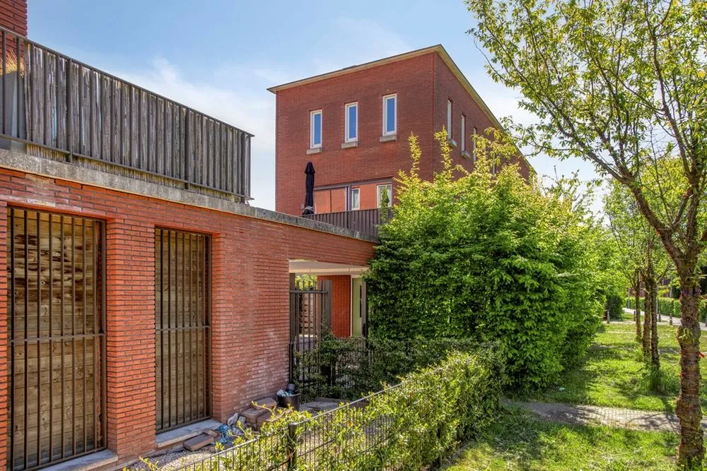 Exterior - Eco-Friendly Corner House with Two Parking Spots in Nootdorp