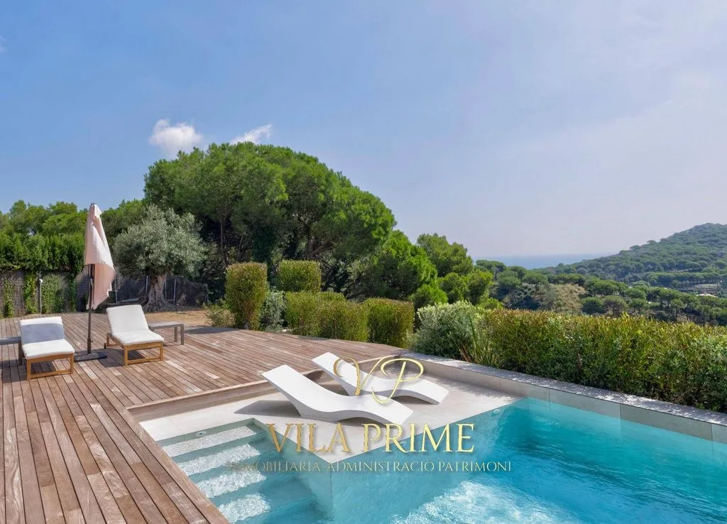 Piscine - Luxury Villa with Sea Views in Cabrils