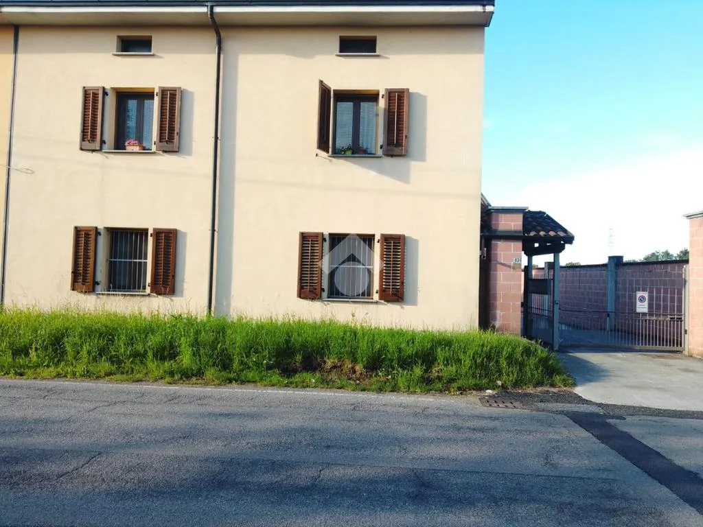 Välivaade - 2-Bedroom Apartment with Private Garden in Corbetta