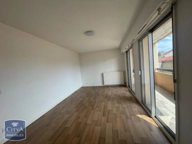 Rooms - 1-Bedroom Apartment with Balcony in Pau