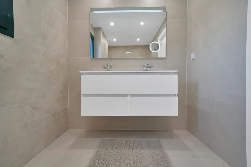 Salles de bain - 4-Bedroom Apartment with East Views in San Pedro de Alcántara