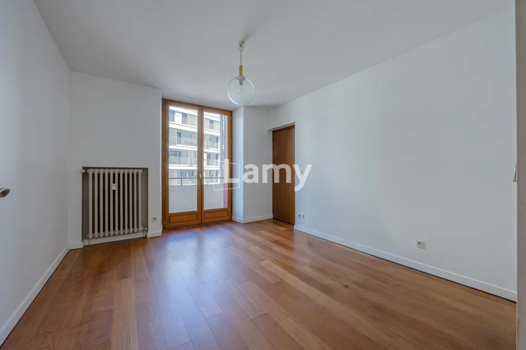 Rooms - Traversant Apartment with Balcony in Annecy