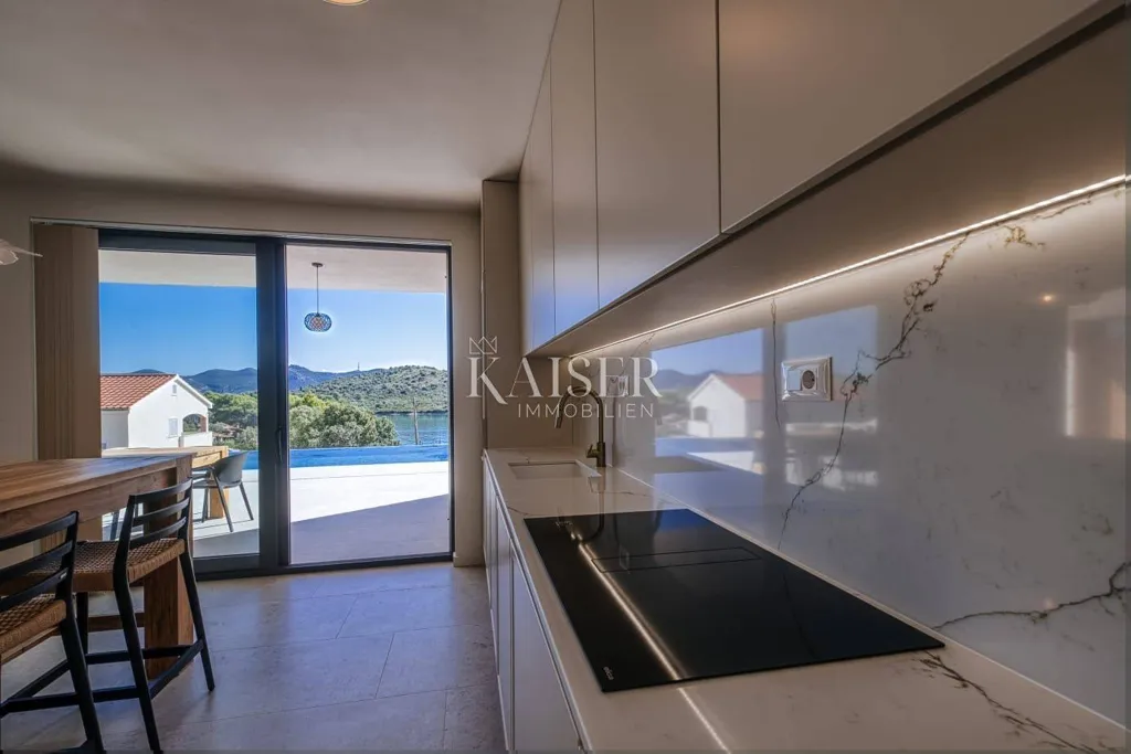 Kitchen - Luxury Villa with Infinity Pool on Mali Iž