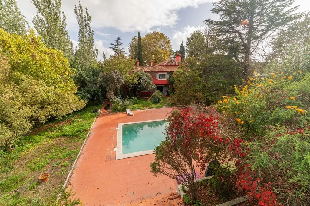 Piscine - Luxury Villa with Enchanted Garden in Corroios