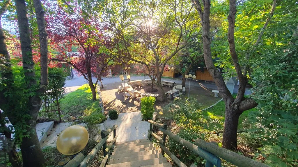 Jardin - Maison de Luxe avec Piscine à Cordelle