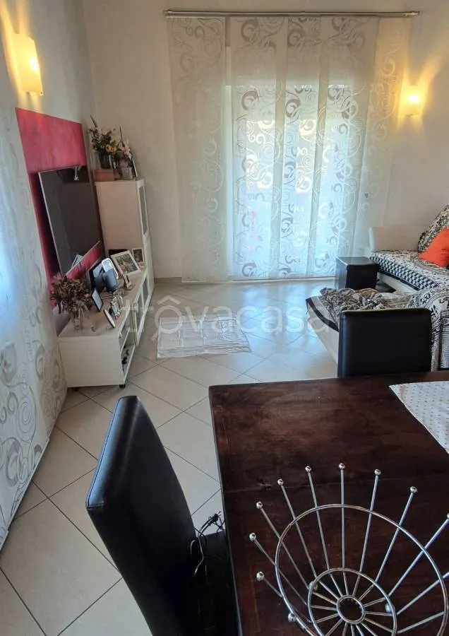 Sala da pranzo - Rustic Bifamily Villa with Garden in Trecate